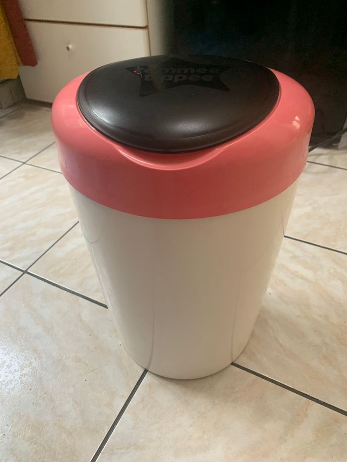 Poubelle anti odeur à couche - photo numéro 2