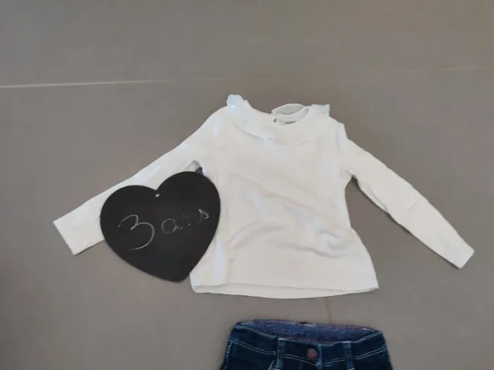 Ensemble jean t-shirt - photo numéro 3