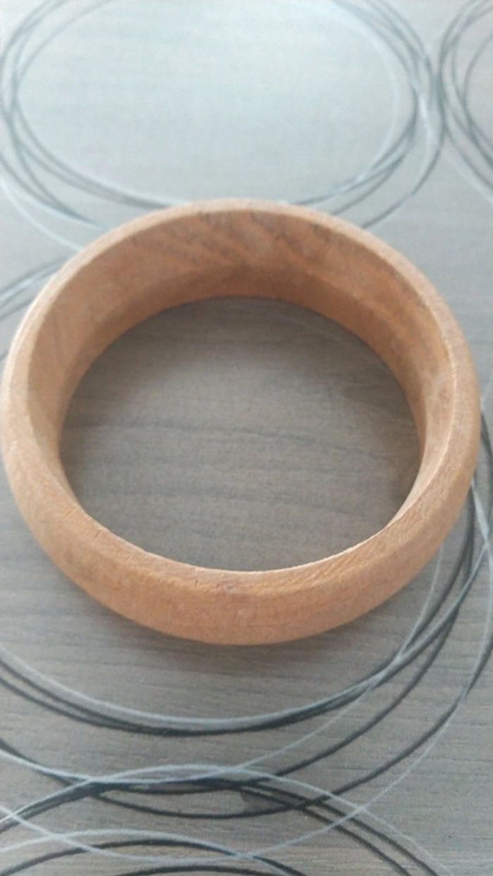 Bracelet en bois neuf
