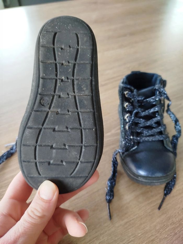 Chaussures fille pointure 24 - photo numéro 3