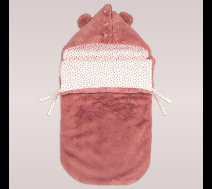 Nid d'ange bébé parfait état