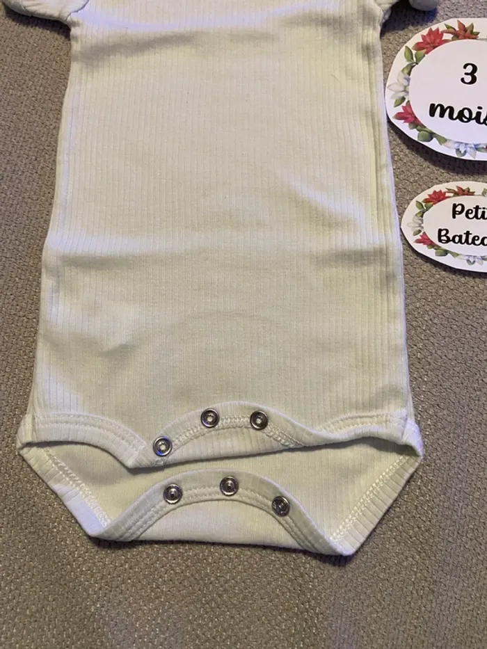 Body petit bateau manches courtes 3 mois - photo numéro 3