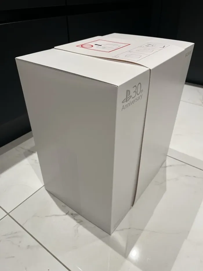PS5 PRO 30ème anniversaire PlayStation 5 Pro 30th Anniversary Limited Edition - photo numéro 5