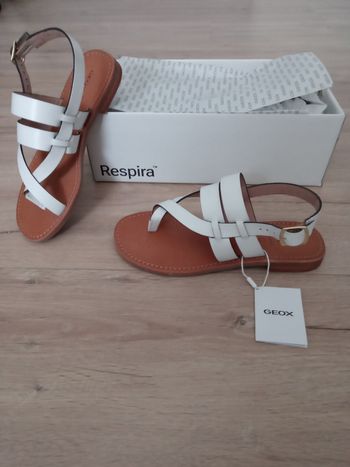 Sandales cuir Geox pointure 35