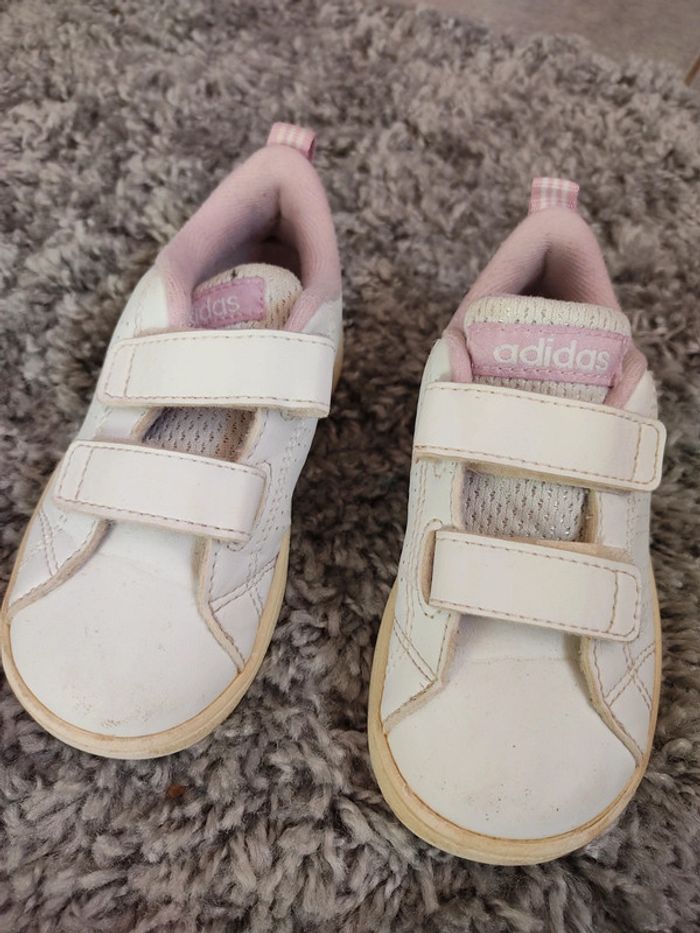 Baskets taille 23