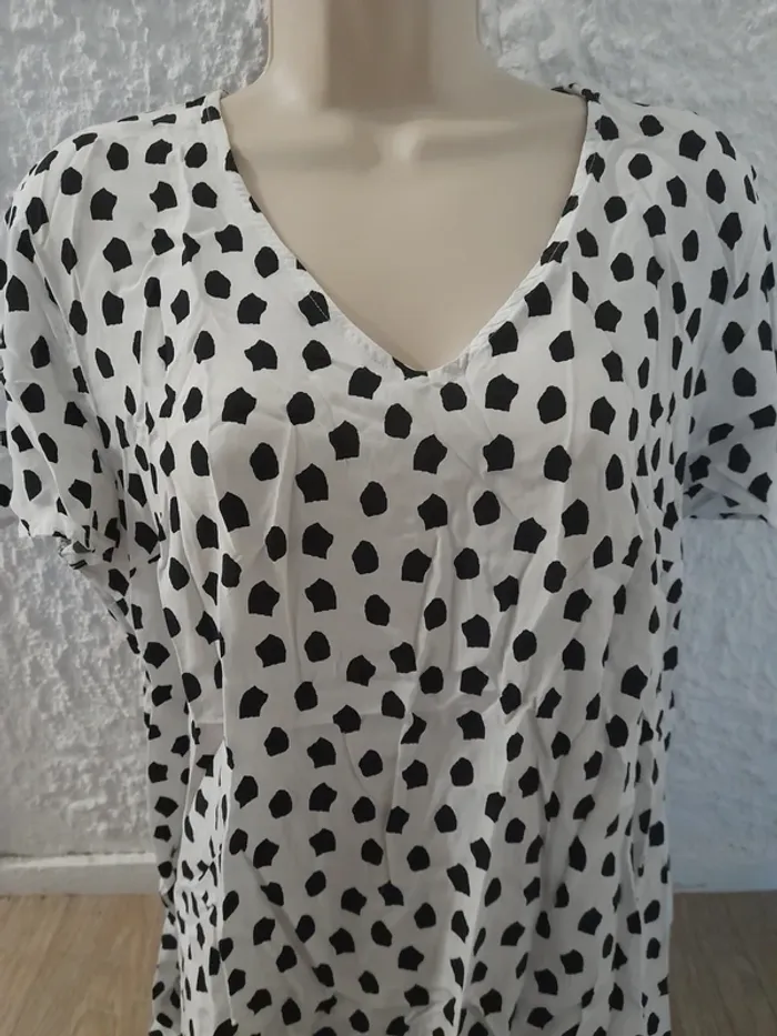 teeshirt 44/46 - photo numéro 2