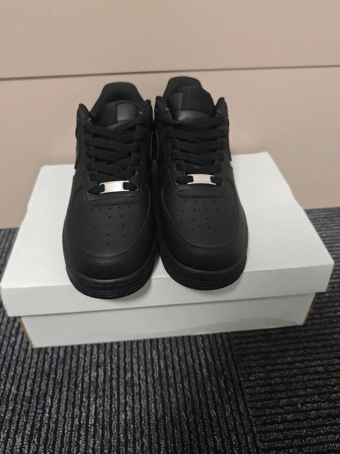 Nike Air Force 1 Low '07 Noir  Taille 45 - photo numéro 3