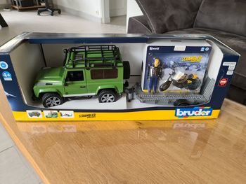 Rand lover avec remorque plus moto ducati plus une figurine et la remorque