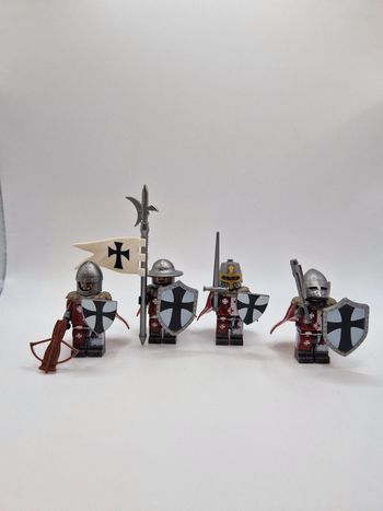 Figurines type lego 4 chevaliers templiers seigneur des anneaux