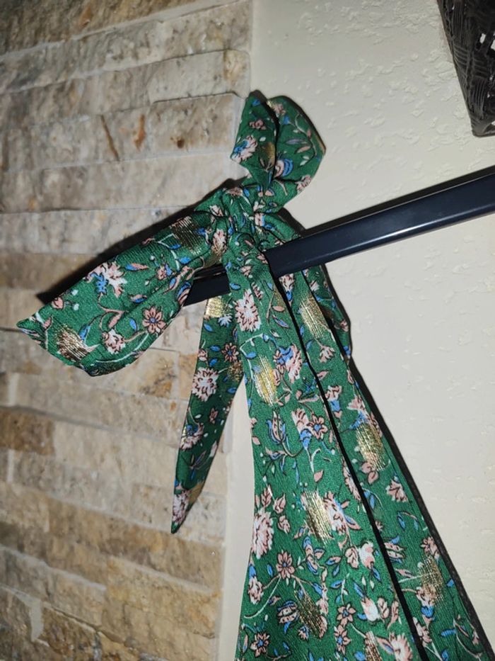 Robe légère verte fleurie dorure - photo numéro 2