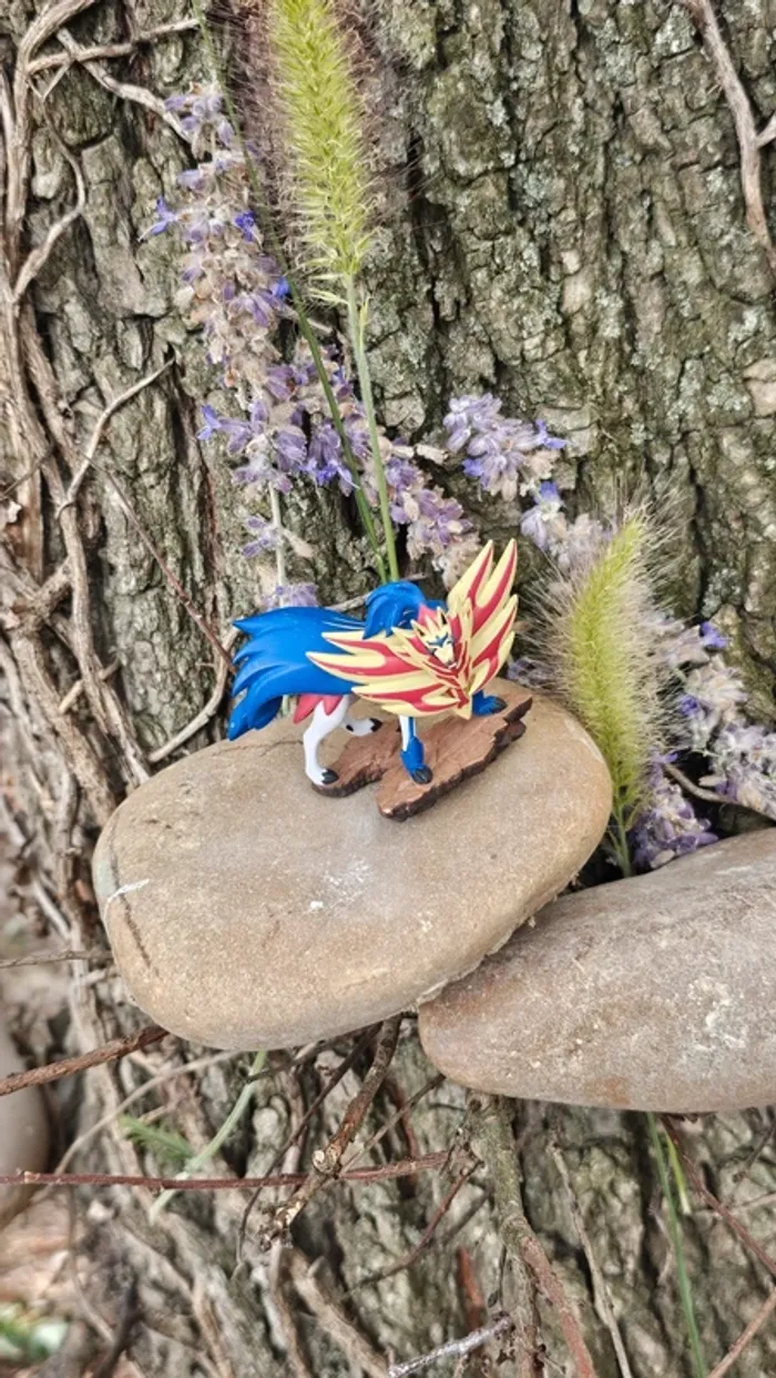 Super figurine Pokemon Nintendo zamazenta