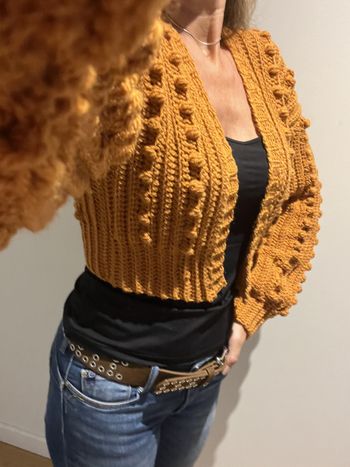 veste courte fait main au crochet