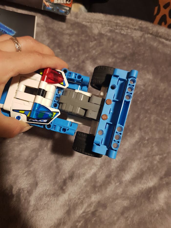 Lego Technic - 42091 - Voiture de police - photo numéro 4