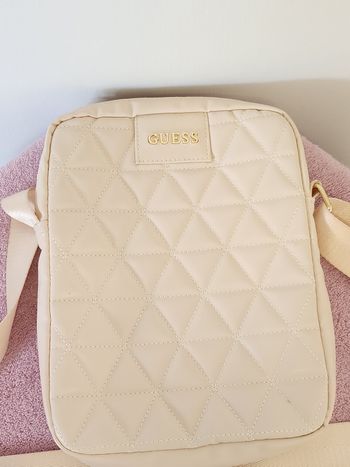 Sac bandoulière Guess – Abricot clair – Neuf – 27×20 cm