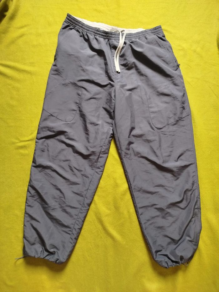 Pantalon de survêtement.