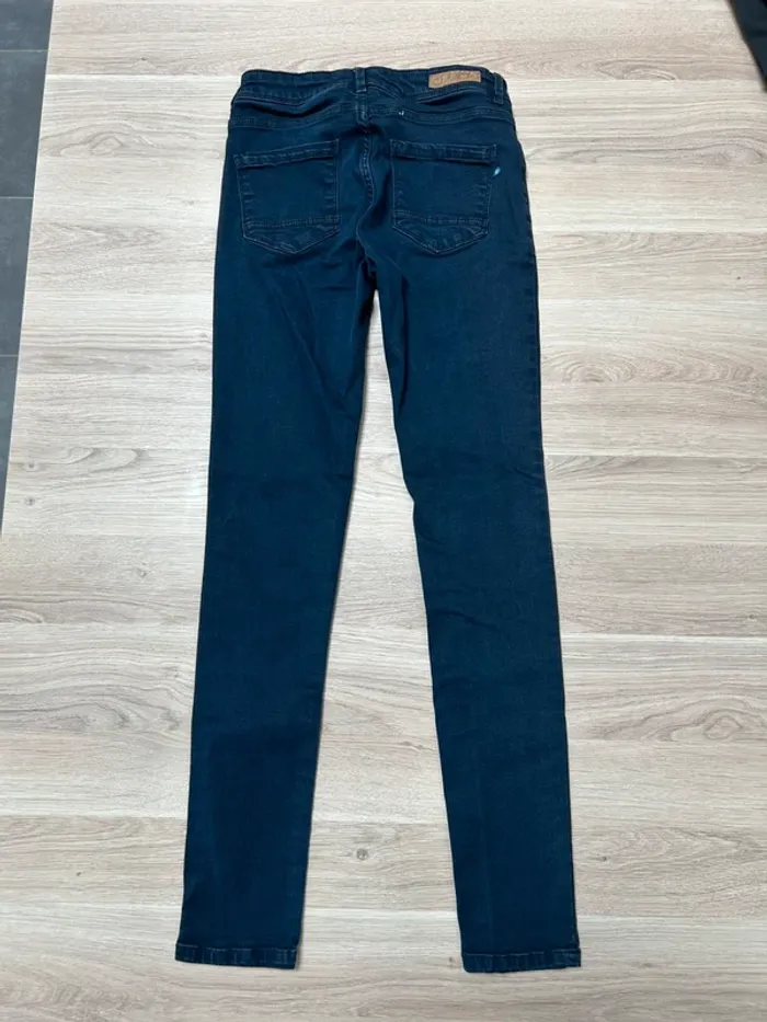 Jean bleu marine taille 36 - photo numéro 3