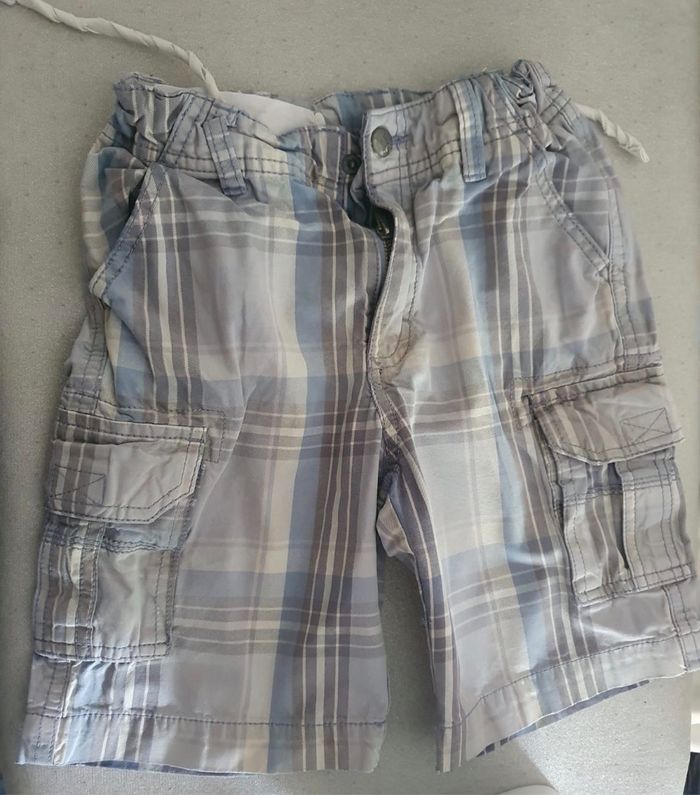 Short garçon à carreaux