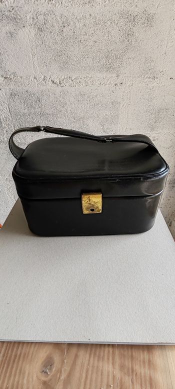 Vanity case rigide en cuir