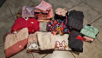 Gros lot vêtements fille taille 23/24 mois / 2 ans