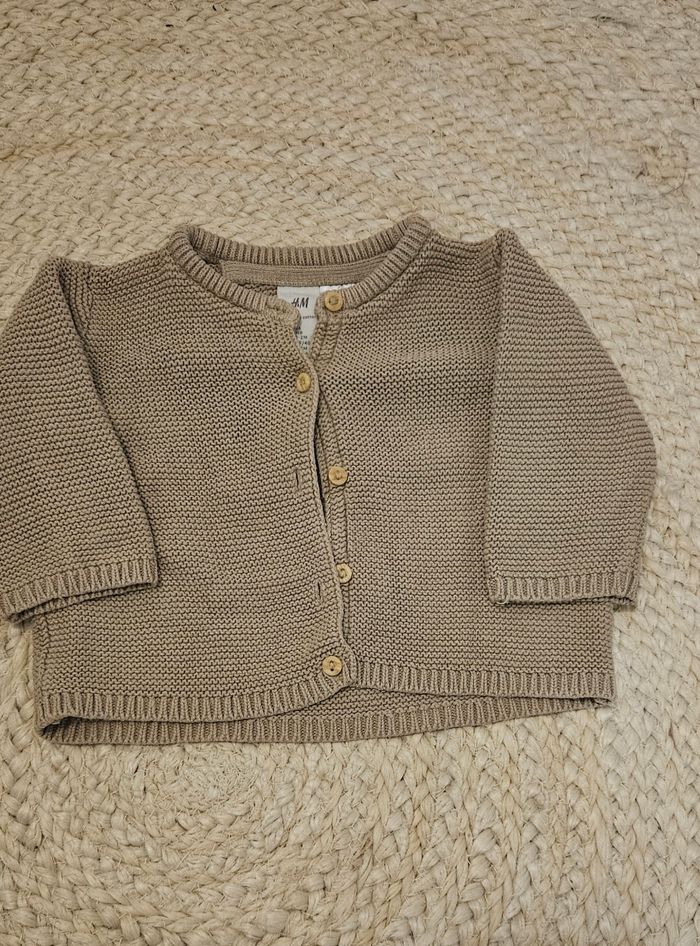 Lot 2 bodies  et un gilet 1mois - photo numéro 4