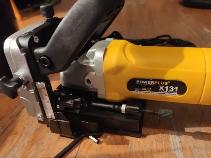 Fraiseuse à lamelles neuve POWERPLUS POW X131 - photo numéro 2