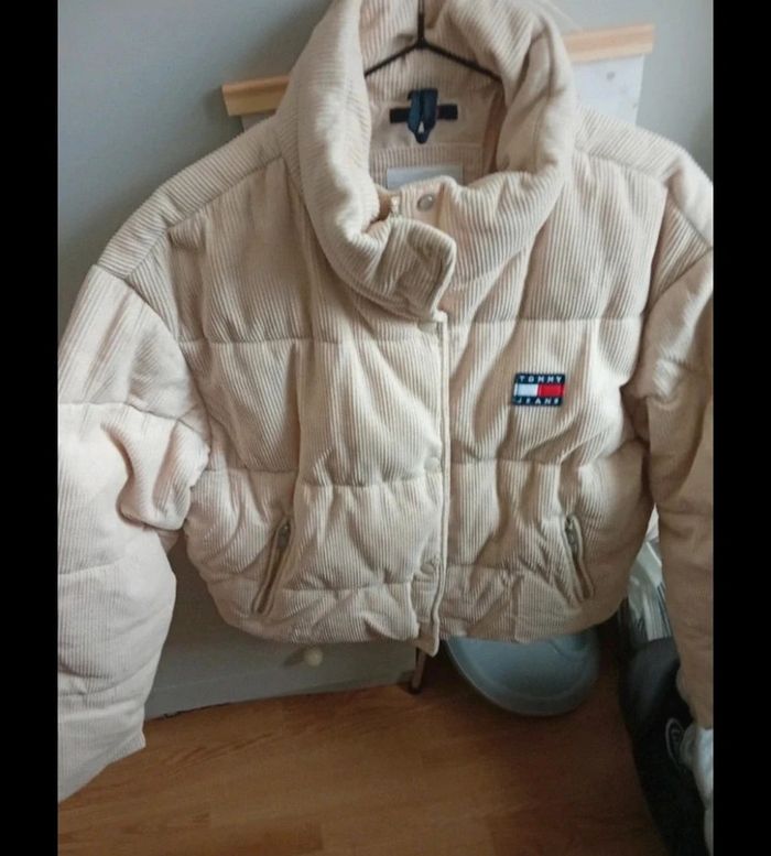 Jolie doudoune tommy jeans beige taille M
