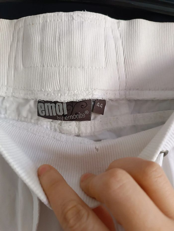 Pantacourt blanc sportif - taille 42/44 - photo numéro 3