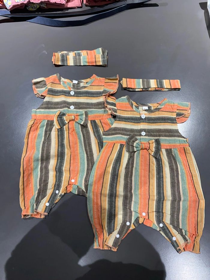 Lot de 2 combinaisons et bandeau 9 mois