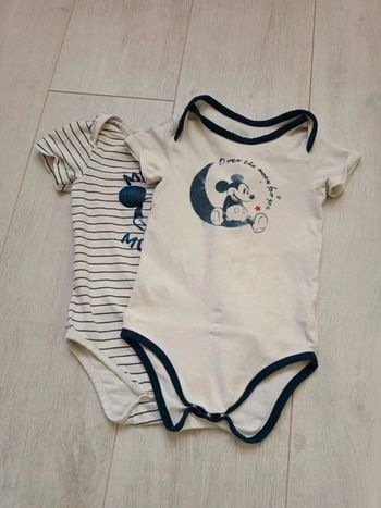 Lot 2 bodies Mickey 36 mois