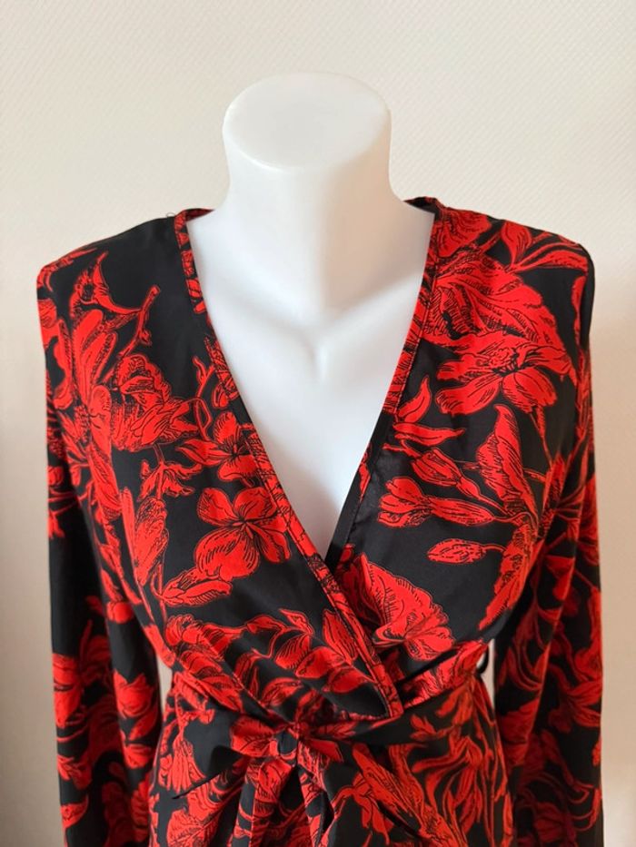Robe noir et rouge en très bon état Shein taille M - photo numéro 3