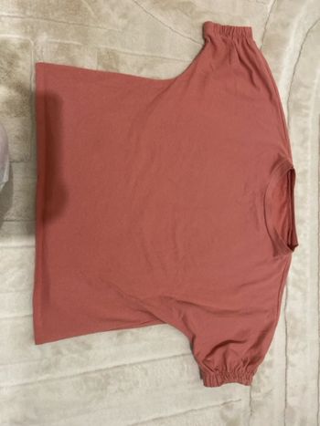T-shirt de couleur corail