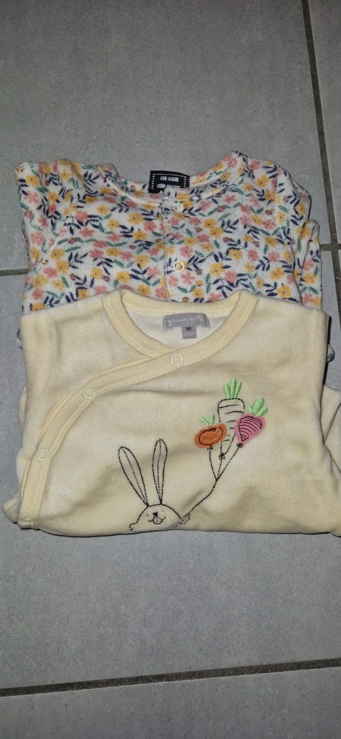 2 pyjamas 1 mois - photo numéro 2