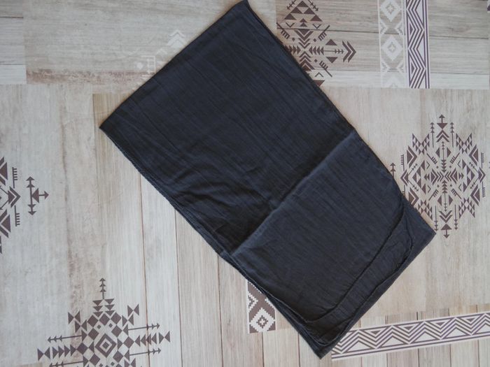 foulard gris