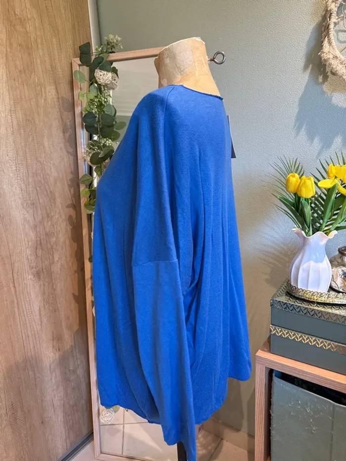 Très beau pull tout doux avec ourson devant - photo numéro 3