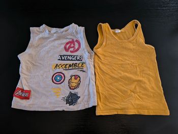 T-shirts sans manche/ chemisette taille 92