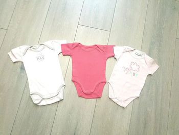 Ensemble 3 body. Fille 3 mois. Marque Absorba/ Kiabi