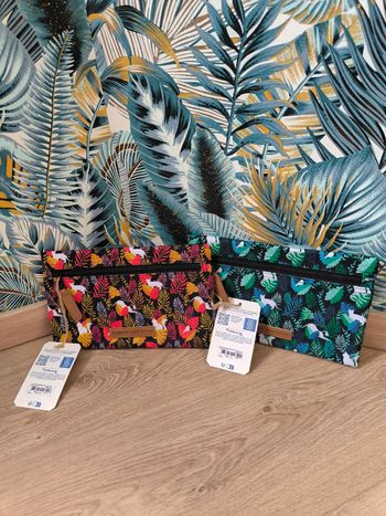Lot de 2 pochettes Cabaia SPA
