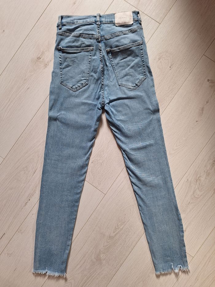 Jean bleu Pull&Bear - photo numéro 2