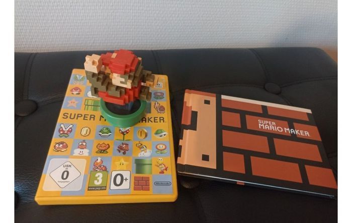 Console Nintendo Wii U édition limitée Super Mario Maker avec 3 jeux et figurines - photo numéro 3