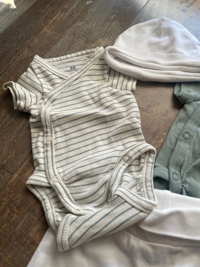 Ensemble naissance mixte H&m neuf - photo numéro 2