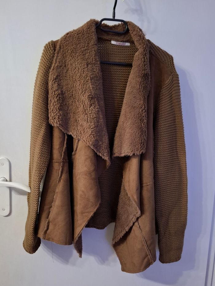 veste pull camaieu taille 38/40 en très bon état - photo numéro 2