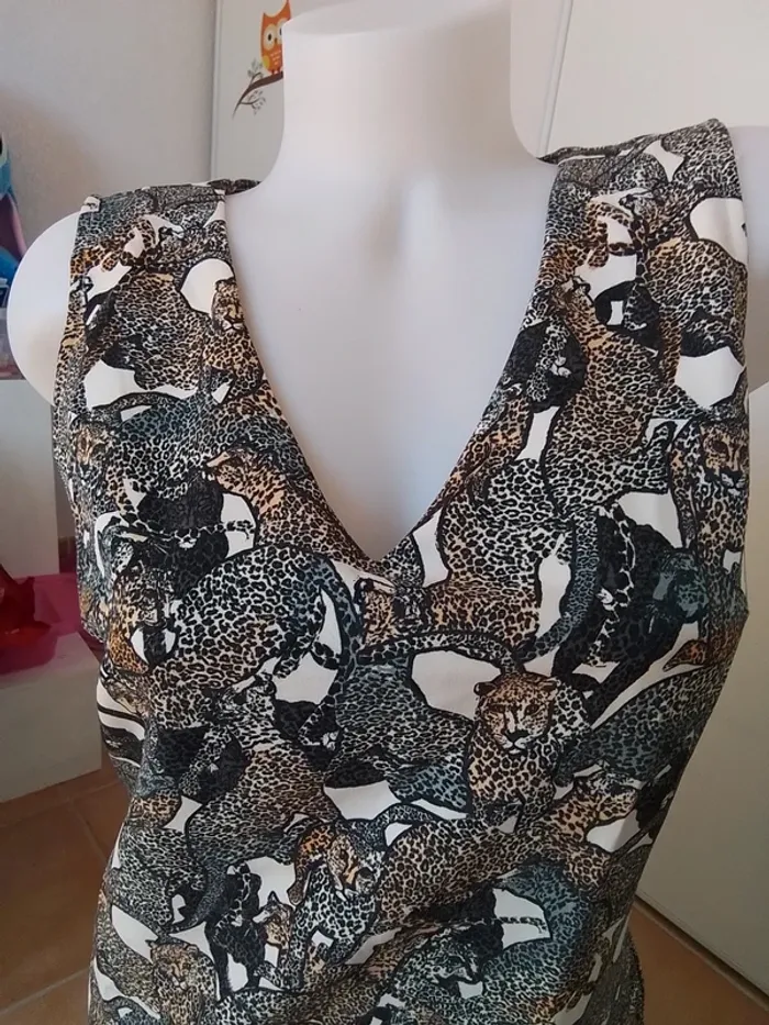 Robe droite assez epaisse - photo numéro 4