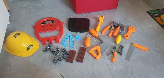 Lot de 45 pièces divers outils enfant