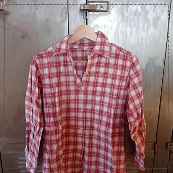 Chemise à carreaux rouge et blanc taille 34/36 bon état