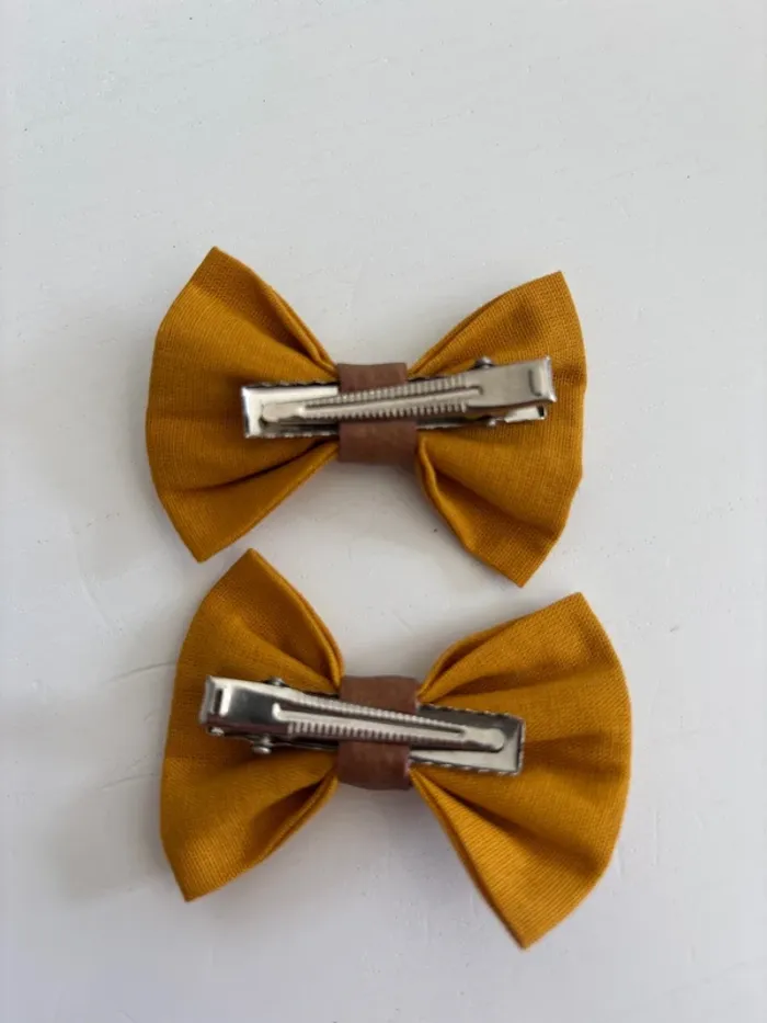 Barrettes crocodiles moutarde - photo numéro 2
