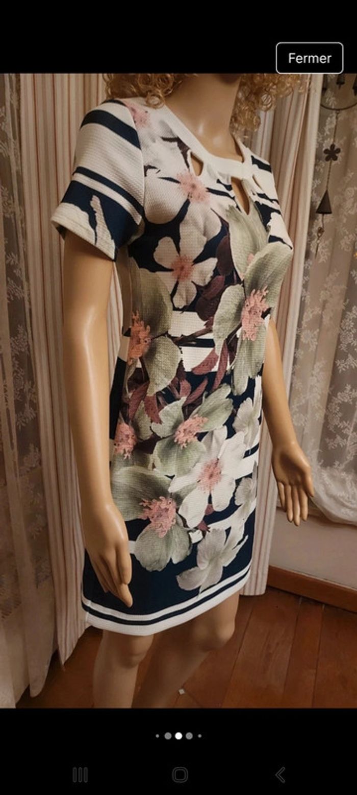 Robe Batida t 1 (36) fond blanc et bleu fleuries - photo numéro 7