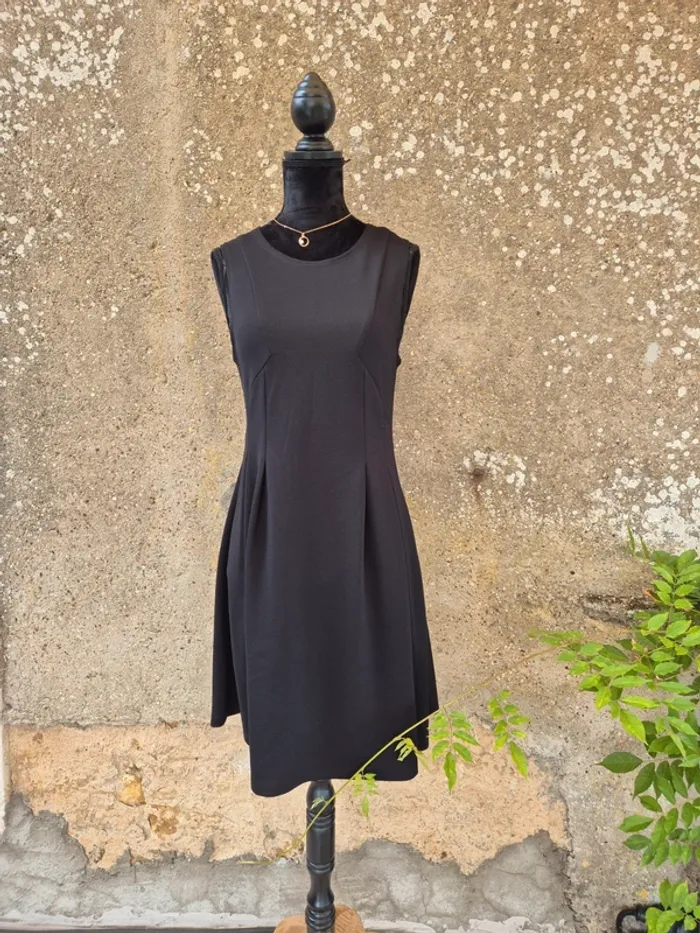 Petit robe noire patineuse Pimkie T.38 neuve