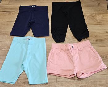 Lot de 3 shorts + 1 legging court fille - Taille 5 ans