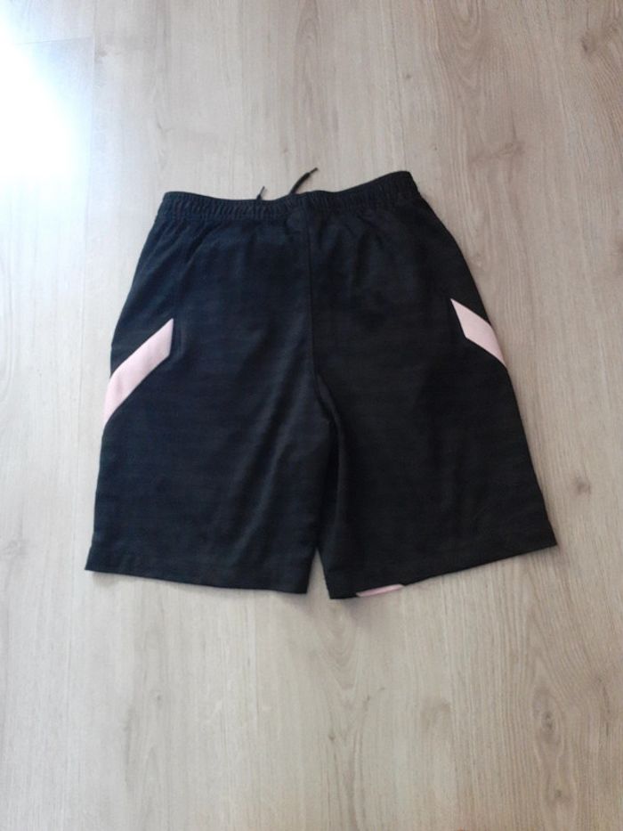 Short PSG - photo numéro 5