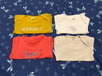 Lot de 4 body 6 mois kiabi autres marques